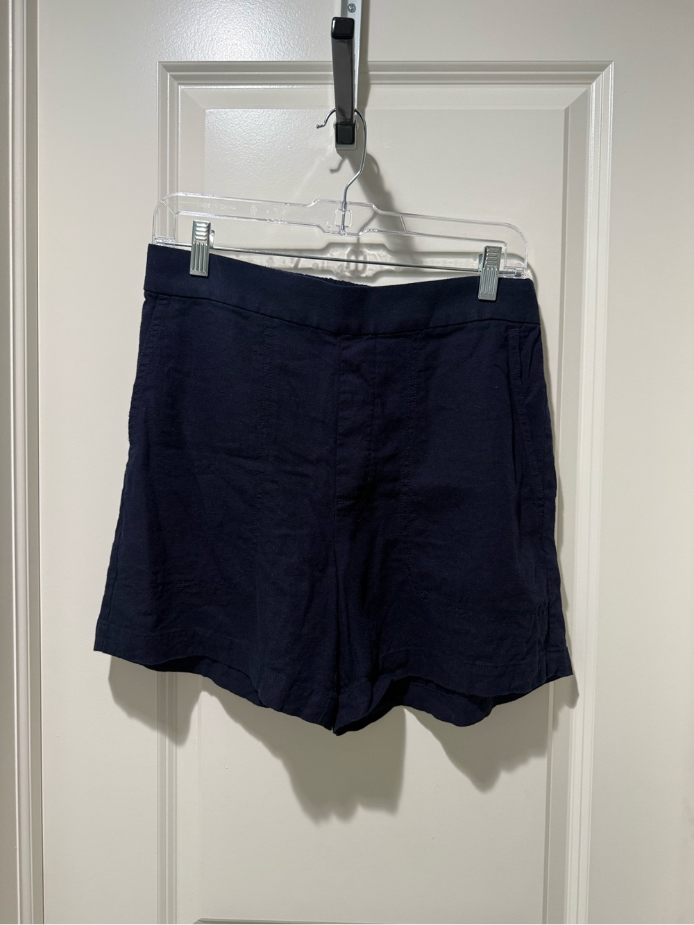 Banana Republic Women’s Navy Linen Blend Shorts small